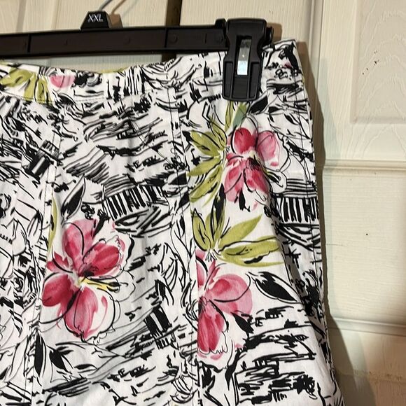 Simply Irresistible Circle Skater Skirt Floral Graffiti Pattern 30 Inch Waist - Picture 4 of 14